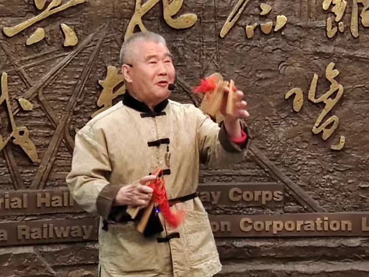 参加“铁色之旅”的感受：高桐林激情快板书“梁忠孟”(图1)
