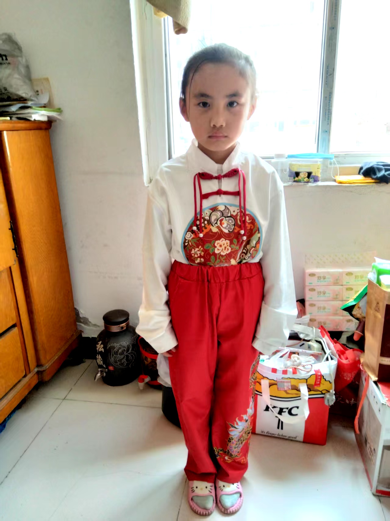 一老一少的童年写生(图1)