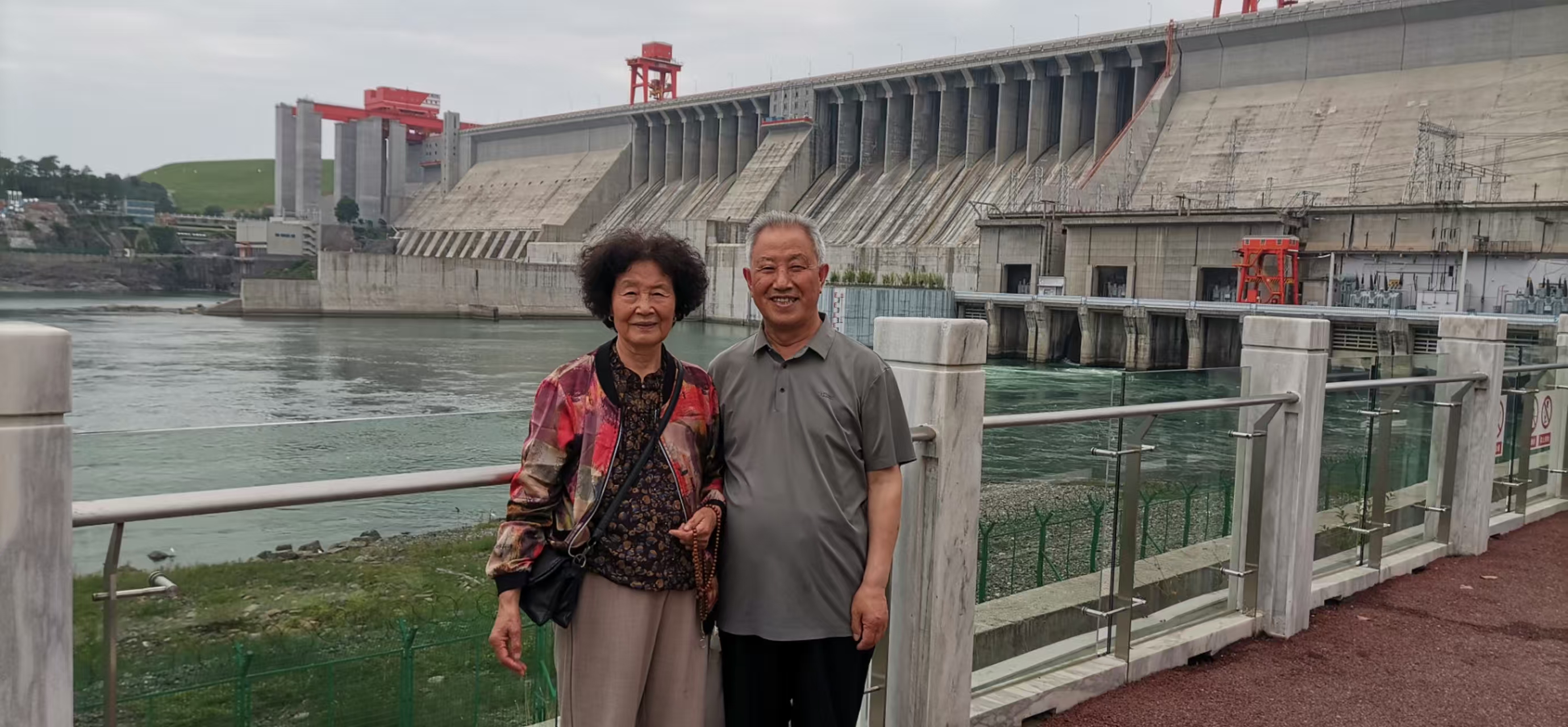 在 丹 江 口 的 遐 想——【情漫襄渝】 花絮(图2) 在 丹 江 口 的 遐 想——【情漫襄渝】 花絮(图2)