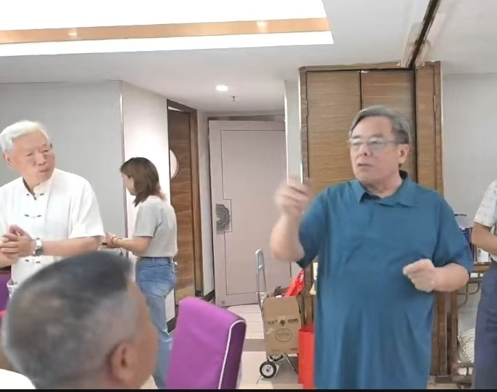 铁道兵广州周边夕阳红战友群  “七一”座谈会(图2)