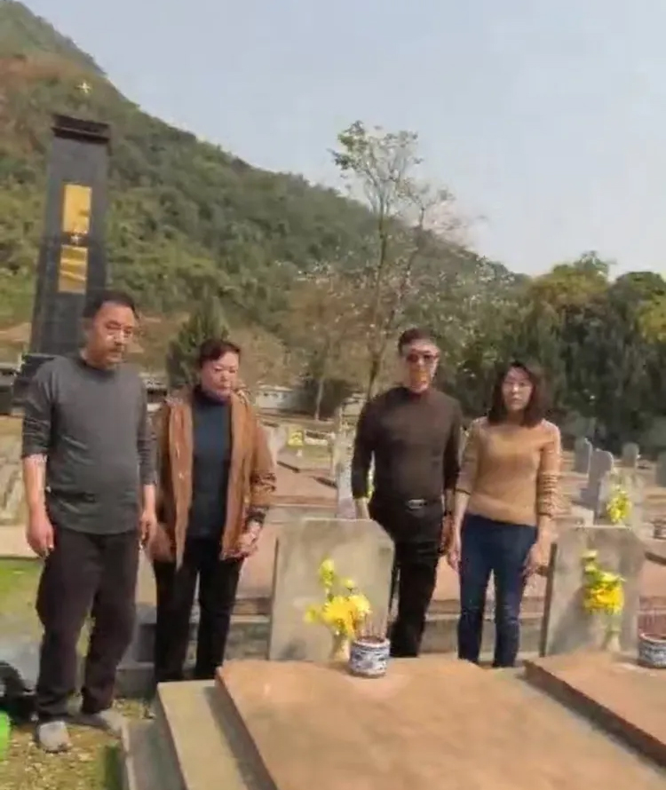 千里祭父寄哀思(图1)