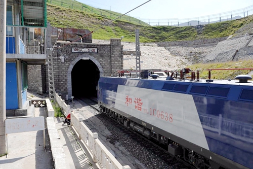 关角隧道塌方抢险记(图7)