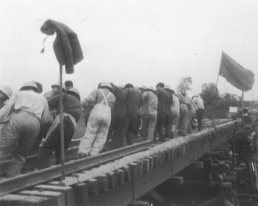 号子·标语·口号&nbsp; &nbsp; &nbsp; &nbsp; &nbsp; &nbsp; &nbsp; &nbsp; &nbsp; &nbsp;(图2)