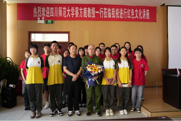 重走成昆路,传承铁兵魂 ————2025年暑期社会实践活动总结报告(图1) 重走成昆路,传承铁兵魂 ————2025年暑期社会实践活动总结报告(图1)