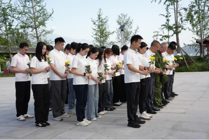 重走成昆路,传承铁兵魂 ————2025年暑期社会实践活动总结报告(图3) 重走成昆路,传承铁兵魂 ————2025年暑期社会实践活动总结报告(图3)