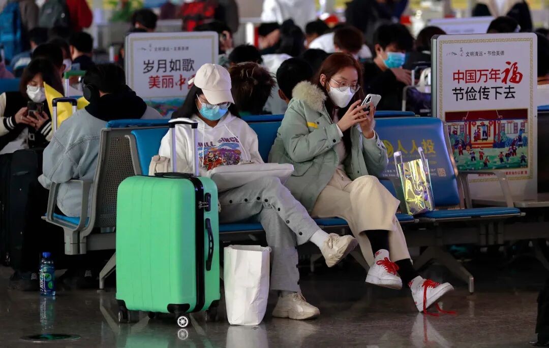 疫情下的铁路春运影像     (图1)