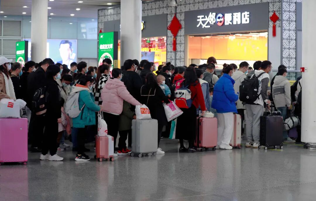 疫情下的铁路春运影像     (图5)