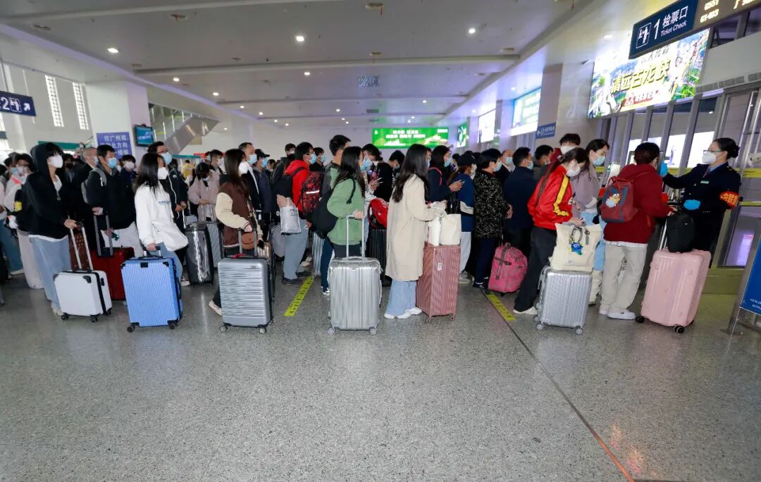 疫情下的铁路春运影像     (图27)