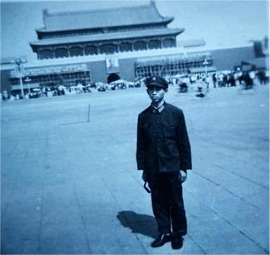 我的五张天安门前留念照(图1)