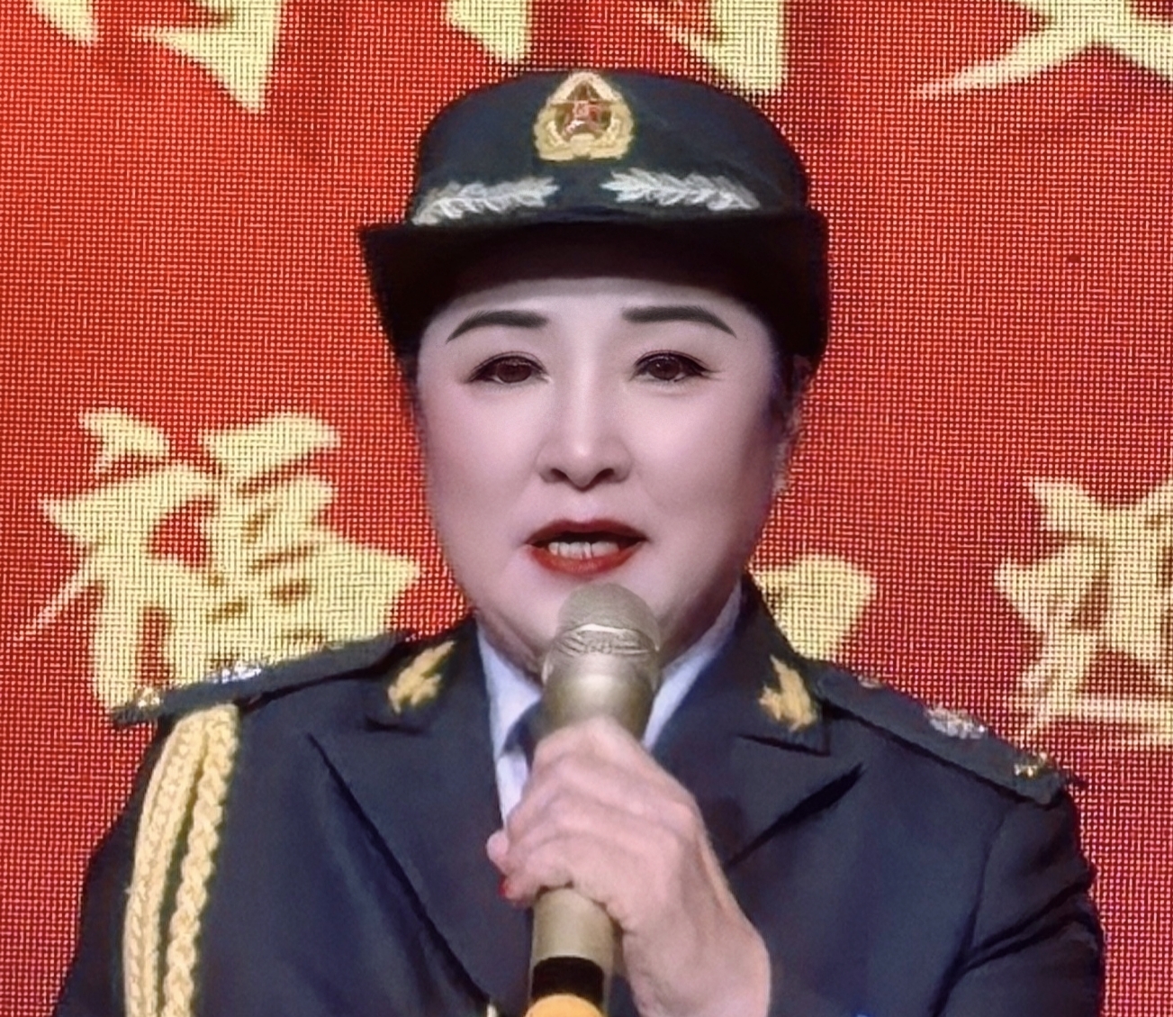 朱莉等女声四重唱《军人本色》(图1)