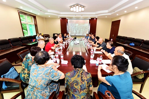 英雄铁道兵丛书《不朽的军魂.三线学生连卷》编撰座谈会在西安召开(图2)