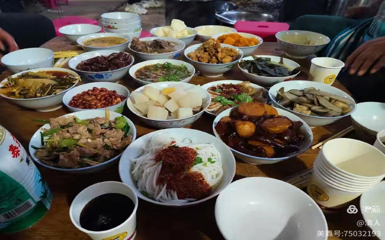 香味杀猪饭 舌尖撩乡愁
