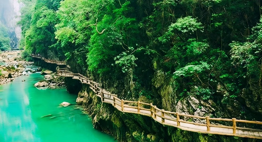 深山里的东方“凯旋门”(图5)