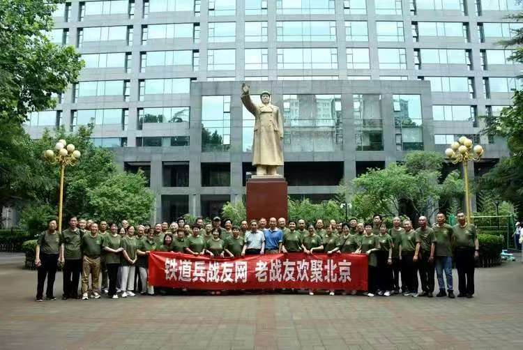 铁道兵战友网在铁道兵纪念馆举行英雄铁道兵丛书《不朽的军魂》两卷新书赠书仪式纪实掠影(图8)